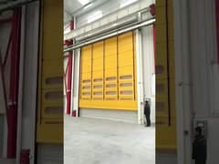 Vidéo de travail de la porte en tissu de levage vertical