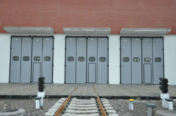 Portes pliantes industrielles en acier galvanisé