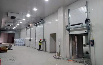 acheter Portes sectionnelles industrielles coulissantes comprenant des couches résistantes à la corrosion et d'une épaisseur de 3,0 mm, adaptées aux boîtiers industriels online manufacture