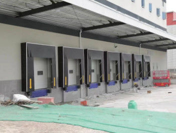 Rampes hydrauliques sur mesure pour la logistique et l'entreposage