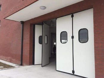 0.8mm épaisseur de la plaque d'acier de couleur Industrial portes coulissantes pliantes pour les chantiers navals aéroports
