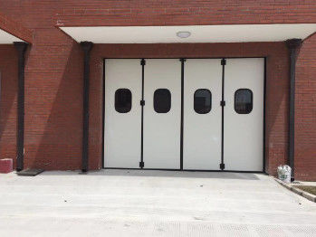 0.8mm épaisseur de la plaque d'acier de couleur Industrial portes coulissantes pliantes pour les chantiers navals aéroports