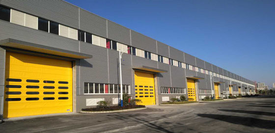 Portes en tissu à ascenseur vertical rapide Tissu revêtu de PVC à haute résistance pour l'industrie