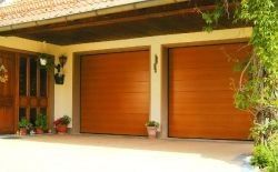 Vente à chaud Porte de garage sectionnelle avec panneau en mousse en PU isolé en acier