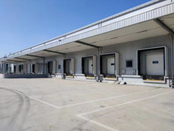 Détecteur automatique de niveau de quai pour les centres logistiques