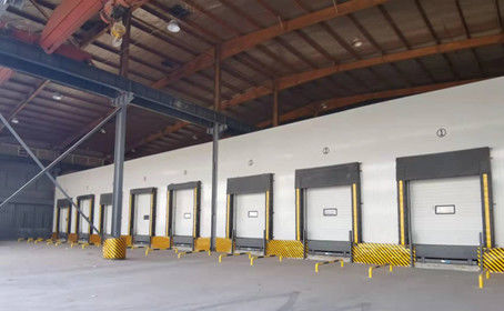Porte de garage sectionnelle isolée pour stockage à froid Options de télécommande