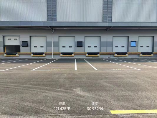Porte de garage sectionnelle isolée pour stockage à froid Options de télécommande