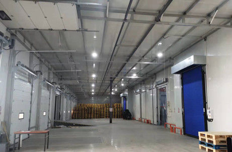 Portes de garage élégantes et fonctionnelles pour un usage commercial et industriel