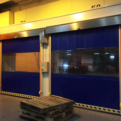 Porte rapide en PVC résistant personnalisable, fenêtres résistantes au gel, réinitialisation automatique de la piste pour la performance