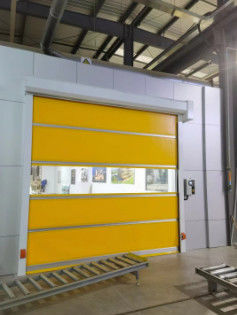 Résistance au vent 15 à 20 m/s Porte rapide industrielle avec cadre en acier galvanisé